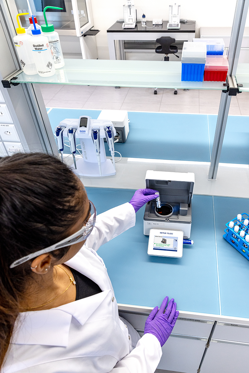 The intuitive user interface with workflow guidance allows to simply scan and measure.