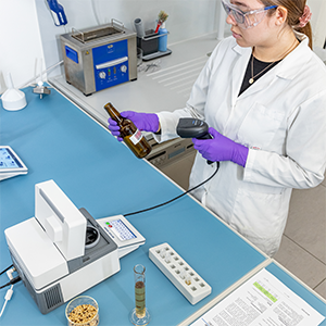 The intuitive user interface with workflow guidance allows to simply scan and measure.