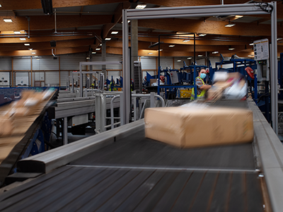 Dynamic parcel weighing
