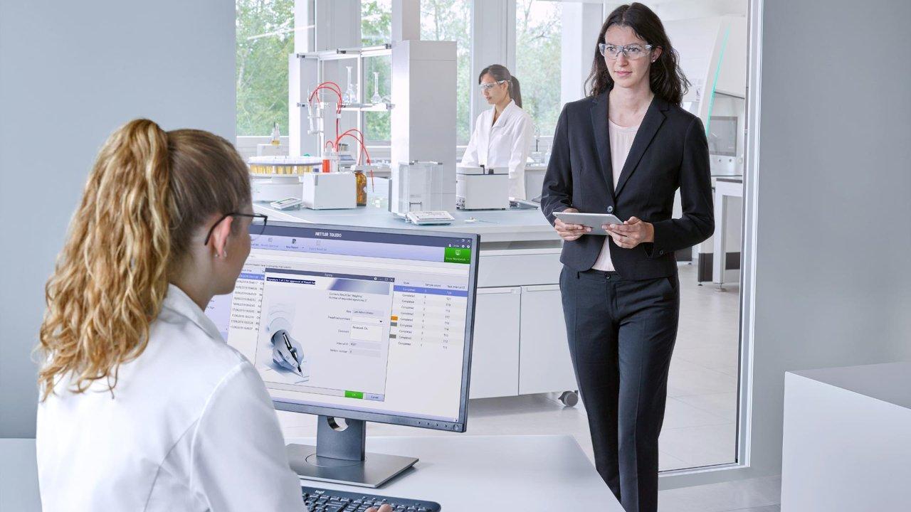 lab scientists