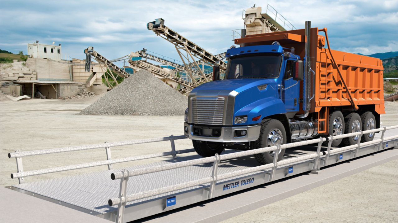 Truck on a METTLER TOLEDO weighbridge