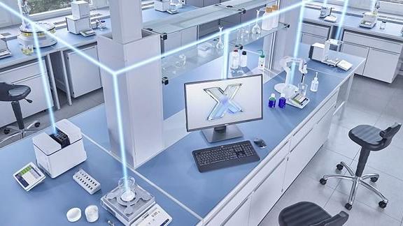METTLER TOLEDO LabX software displayed on a cmputer in a science lab
