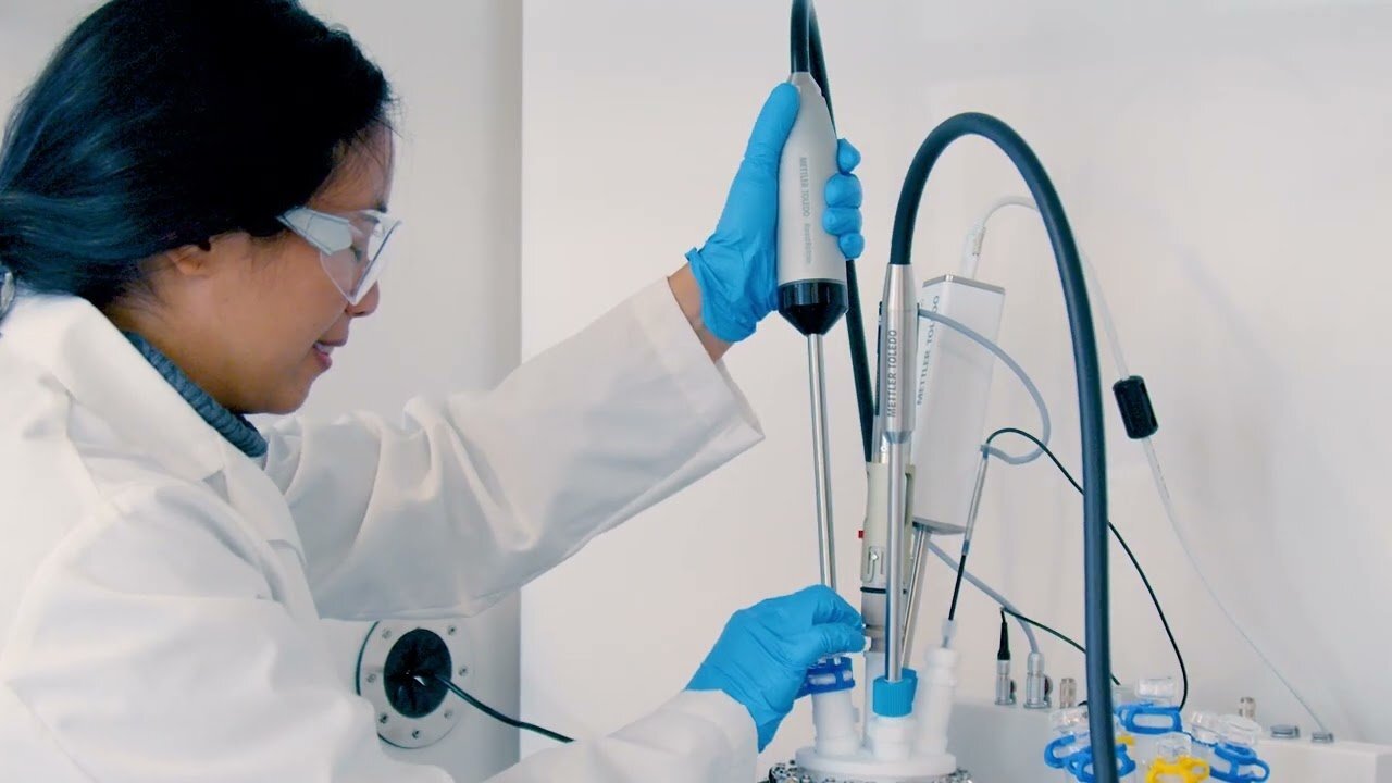 Optimizing industrial Solid-Phase peptide synthesis: Integration of RAMAN Spectroscopy as process analytical technology