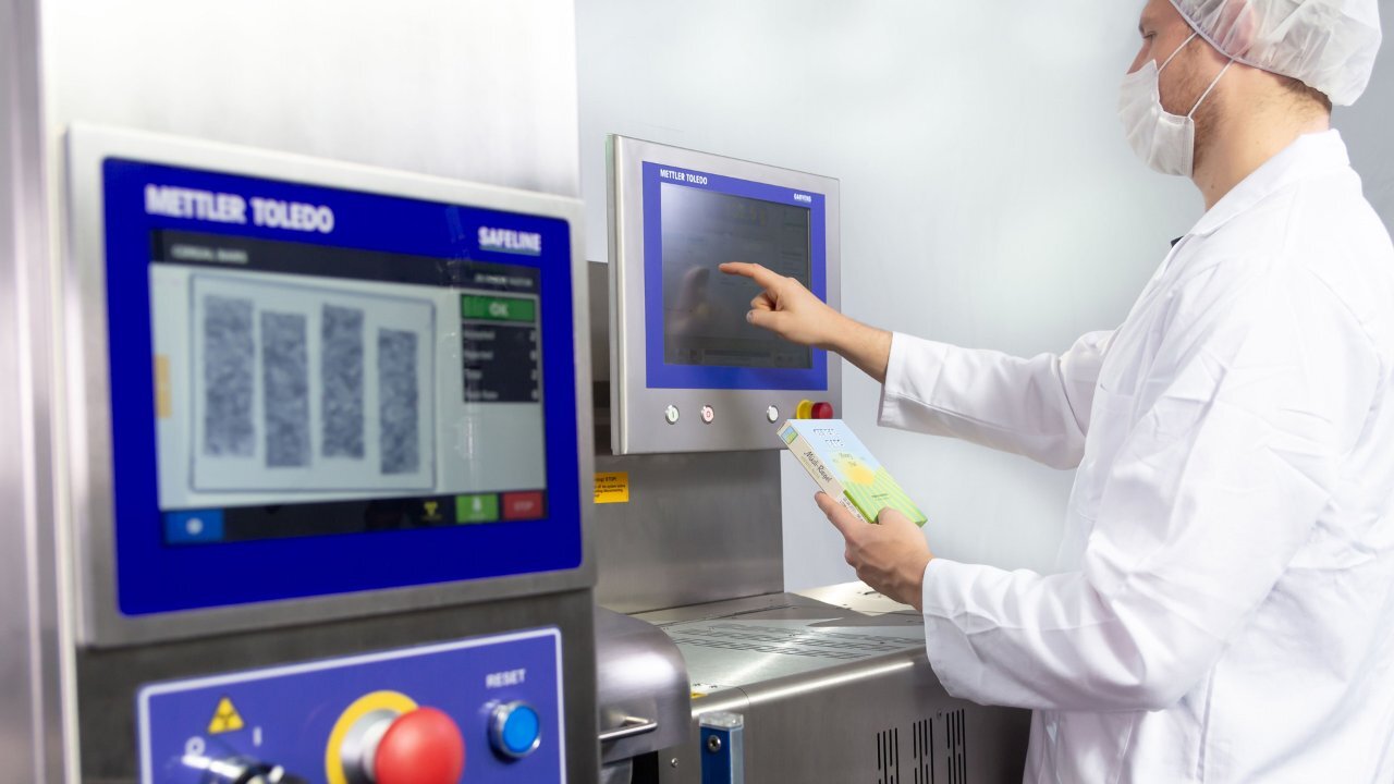 Completeness checks in manufacturing with x-ray and weight inspection