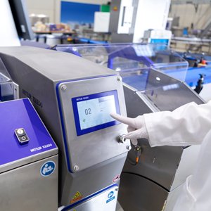Metal Detection for Supporting Food Safety and Compliance