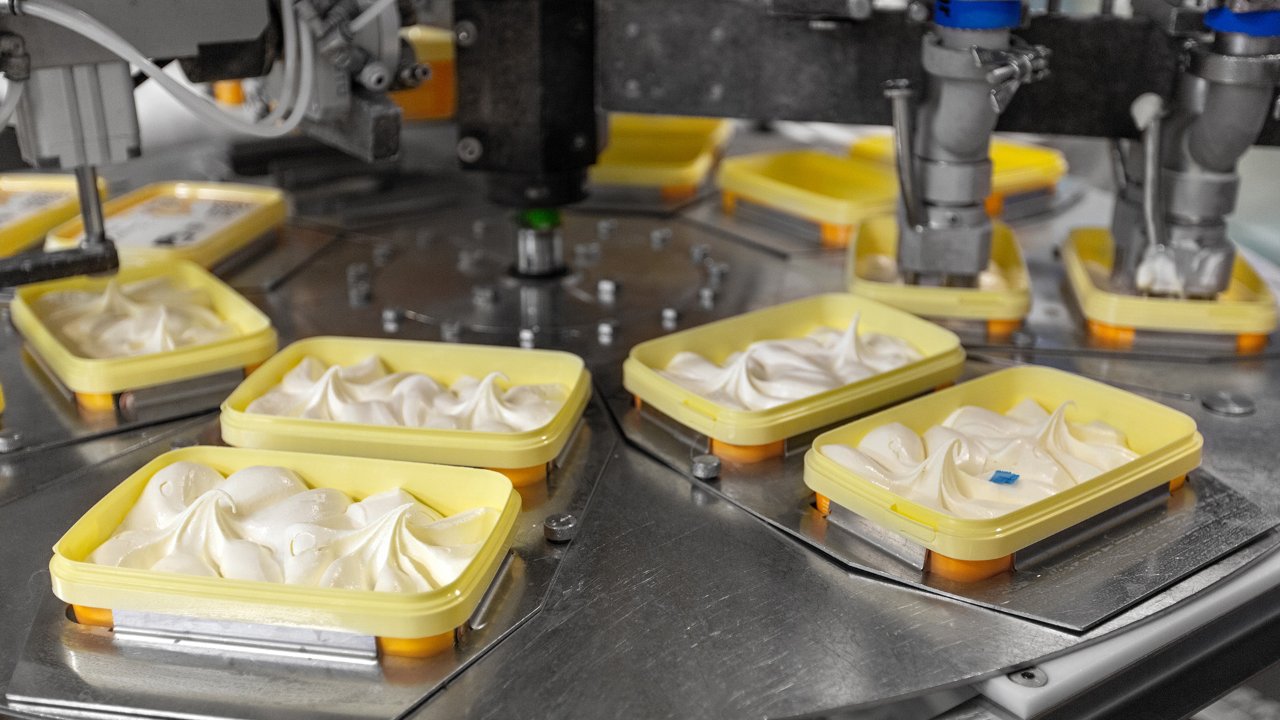 Detect and reject contamination in dairy