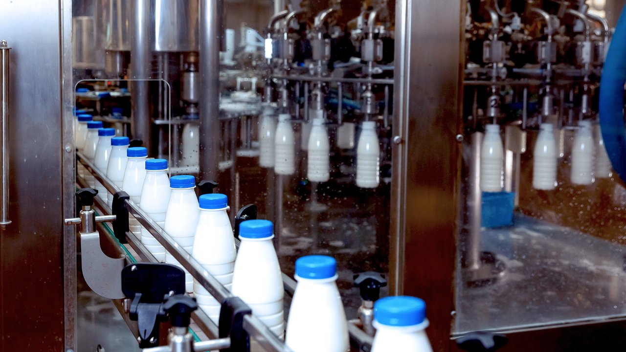 Control package fill levels in dairy