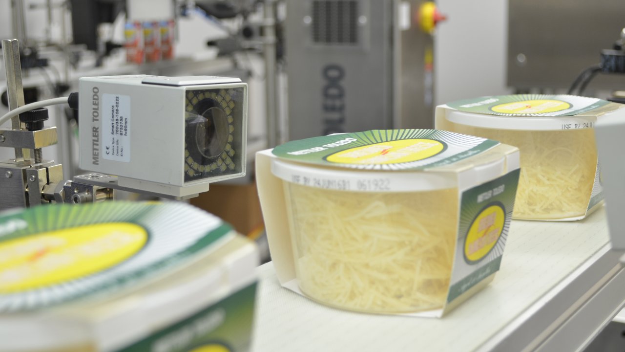 Label inspection of cheese