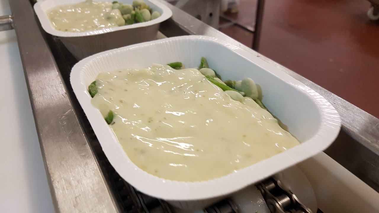 Control package fill levels in ready meals