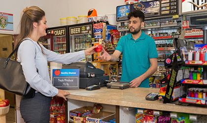Découvrez comment les applications de vente au poids peuvent accroître la rentabilité des commerces de proximité.